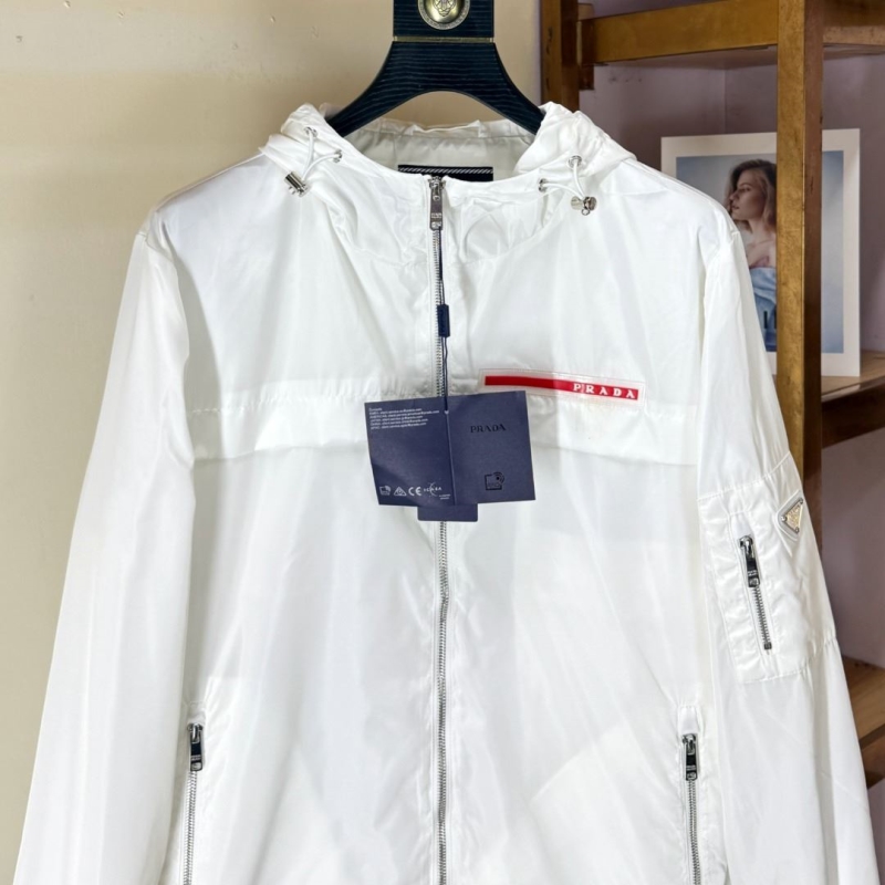 Pra*a outwear